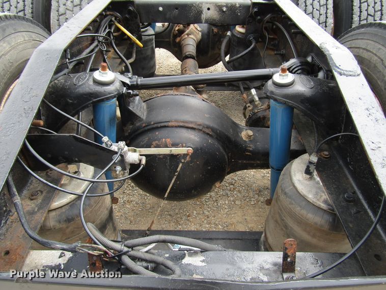 image for item DG1373 1999 Peterbilt 377 truck cab and chassis