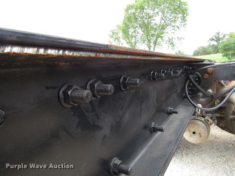 image for item DG1373 1999 Peterbilt 377 truck cab and chassis