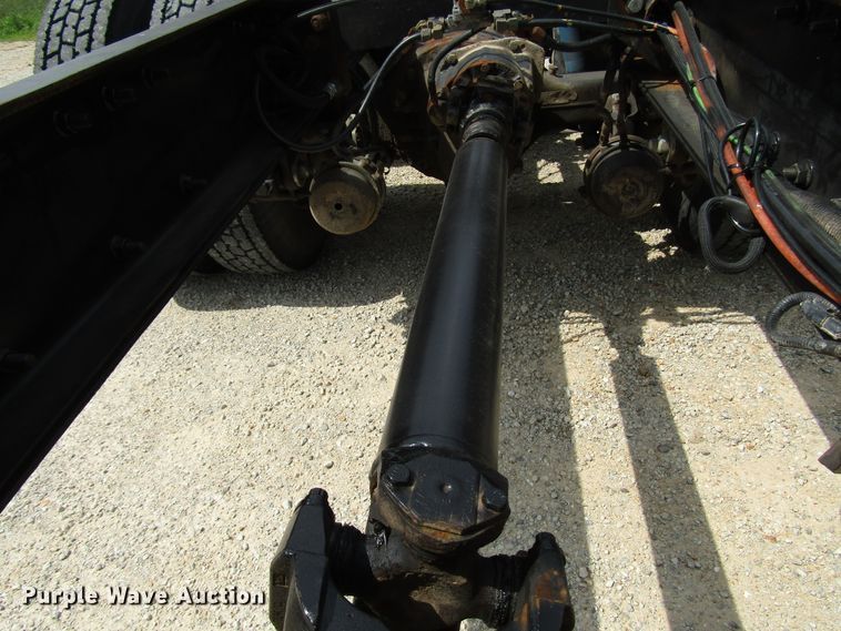 image for item DG1373 1999 Peterbilt 377 truck cab and chassis