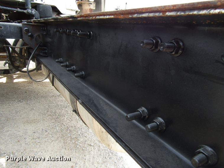 image for item DG1373 1999 Peterbilt 377 truck cab and chassis