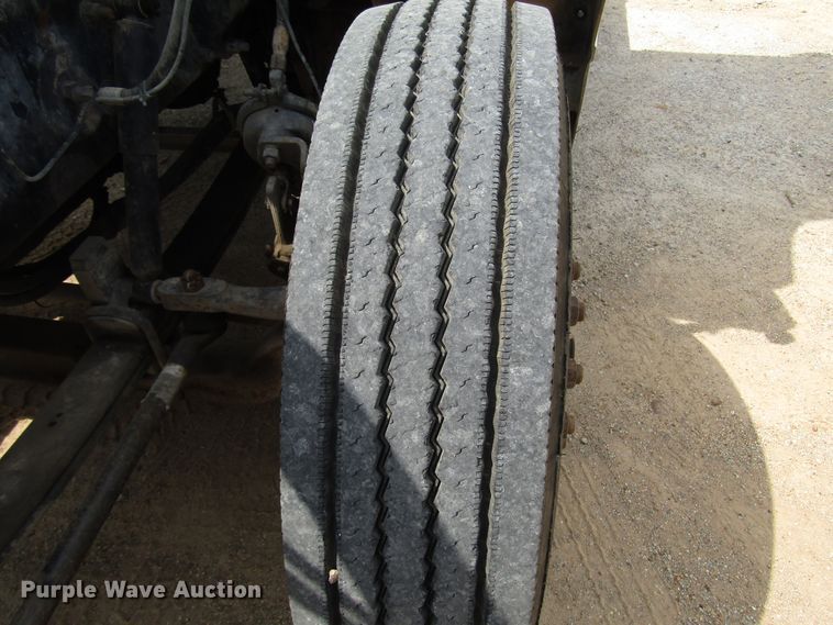 image for item DG1373 1999 Peterbilt 377 truck cab and chassis