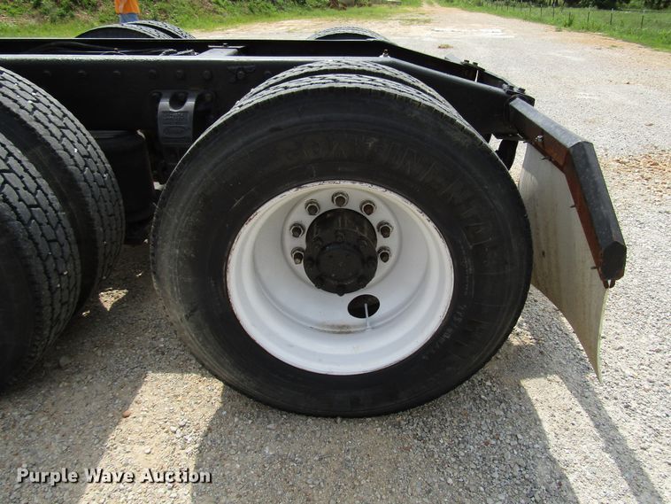 image for item DG1373 1999 Peterbilt 377 truck cab and chassis