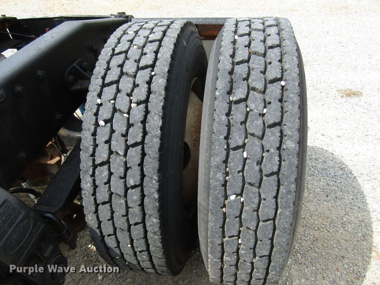 image for item DG1373 1999 Peterbilt 377 truck cab and chassis