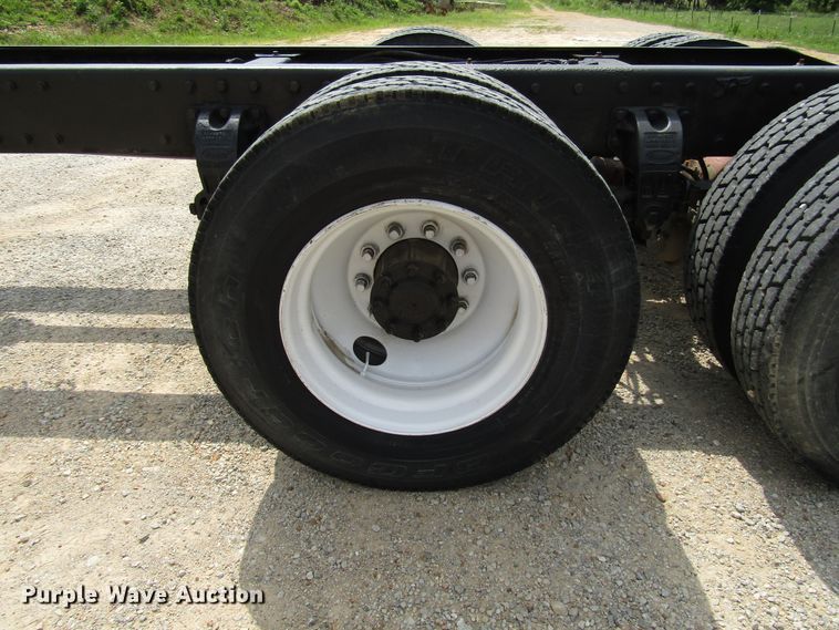 image for item DG1373 1999 Peterbilt 377 truck cab and chassis