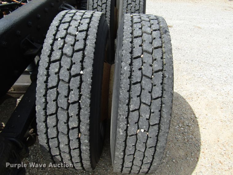 image for item DG1373 1999 Peterbilt 377 truck cab and chassis