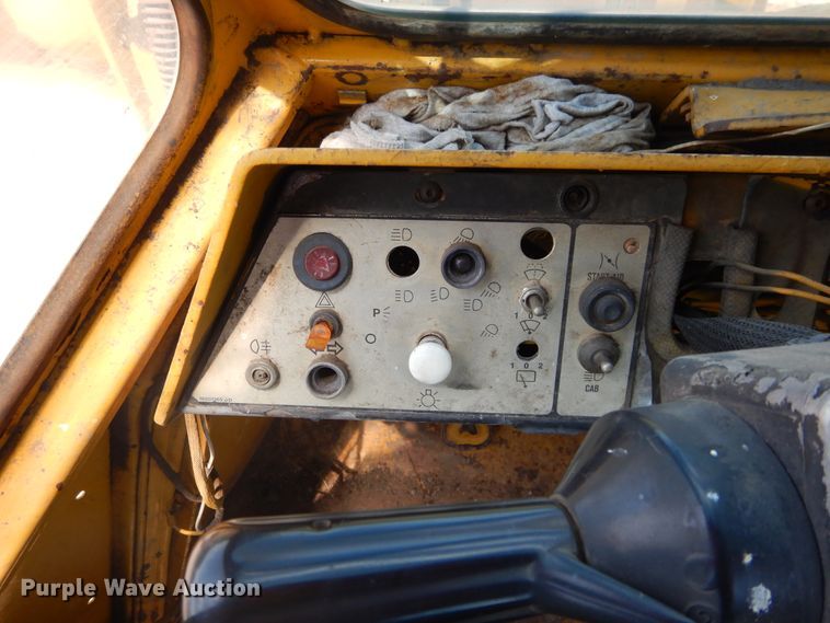 image for item DH3503 1985 Fiat-Allis FR10 wheel loader