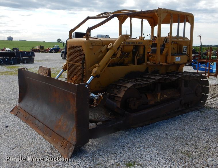 image for item DH6033 1966 Caterpillar D6C dozer