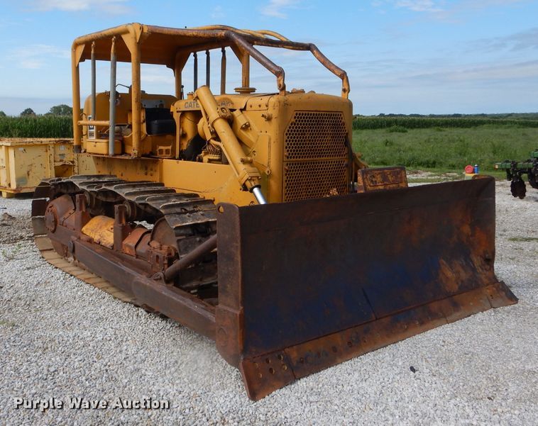 image for item DH6033 1966 Caterpillar D6C dozer