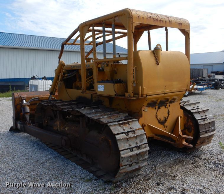 image for item DH6033 1966 Caterpillar D6C dozer
