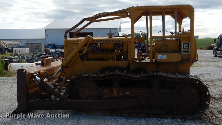 image for item DH6033 1966 Caterpillar D6C dozer