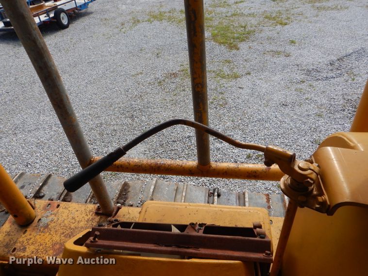 image for item DH6033 1966 Caterpillar D6C dozer