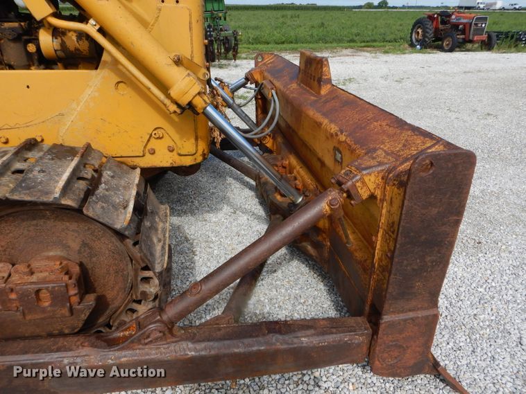 image for item DH6033 1966 Caterpillar D6C dozer
