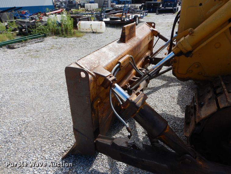 image for item DH6033 1966 Caterpillar D6C dozer