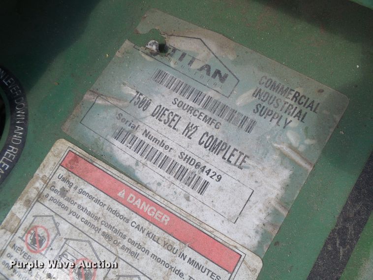 image for item DI0528 Titan 7500 generator