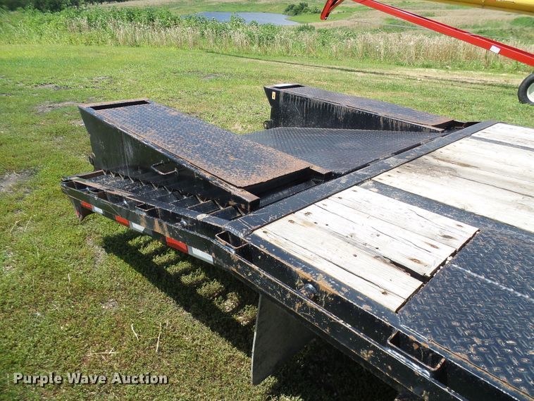 image for item DI0565 2014 Big Tex 22GN equipment trailer