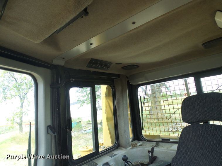 image for item DI0567 2005 Caterpillar D6R XW Series II dozer