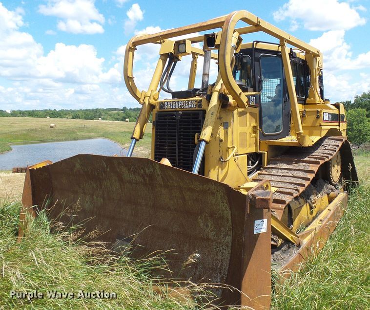 image for item DI0570 2004 Caterpillar D6R XW Series II dozer