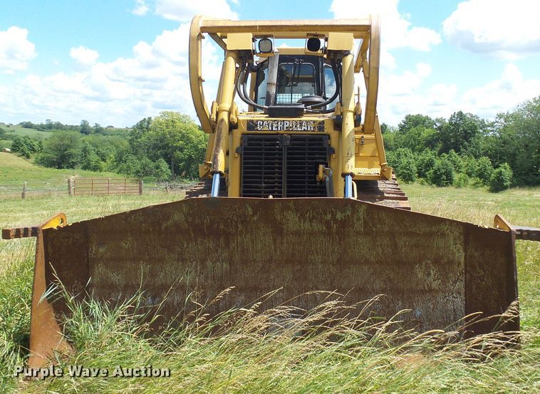 image for item DI0570 2004 Caterpillar D6R XW Series II dozer