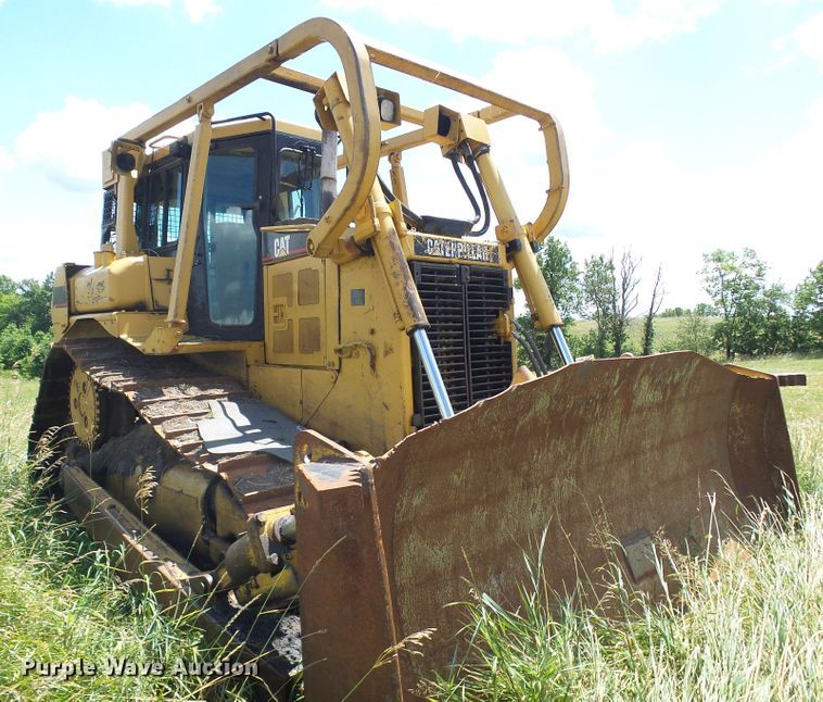 image for item DI0570 2004 Caterpillar D6R XW Series II dozer