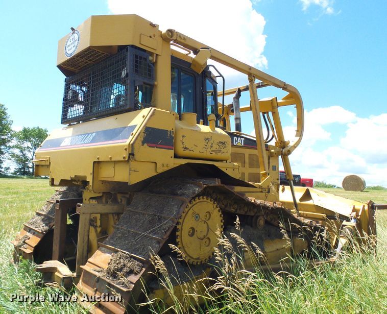 image for item DI0570 2004 Caterpillar D6R XW Series II dozer