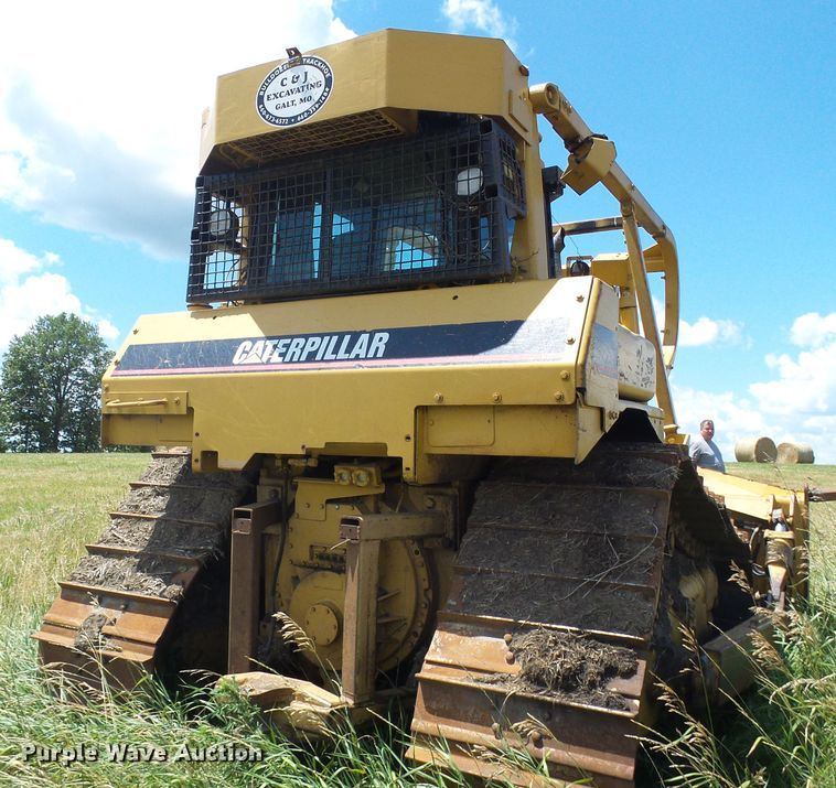 image for item DI0570 2004 Caterpillar D6R XW Series II dozer