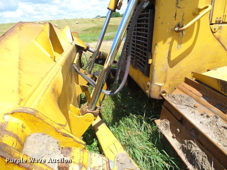 image for item DI0570 2004 Caterpillar D6R XW Series II dozer