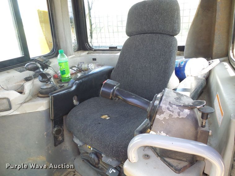 image for item DI0570 2004 Caterpillar D6R XW Series II dozer