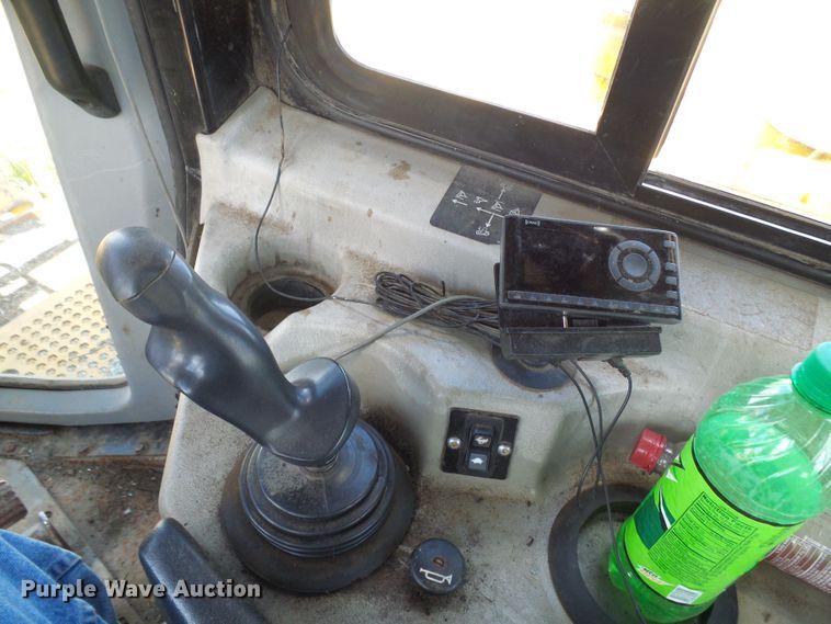 image for item DI0570 2004 Caterpillar D6R XW Series II dozer