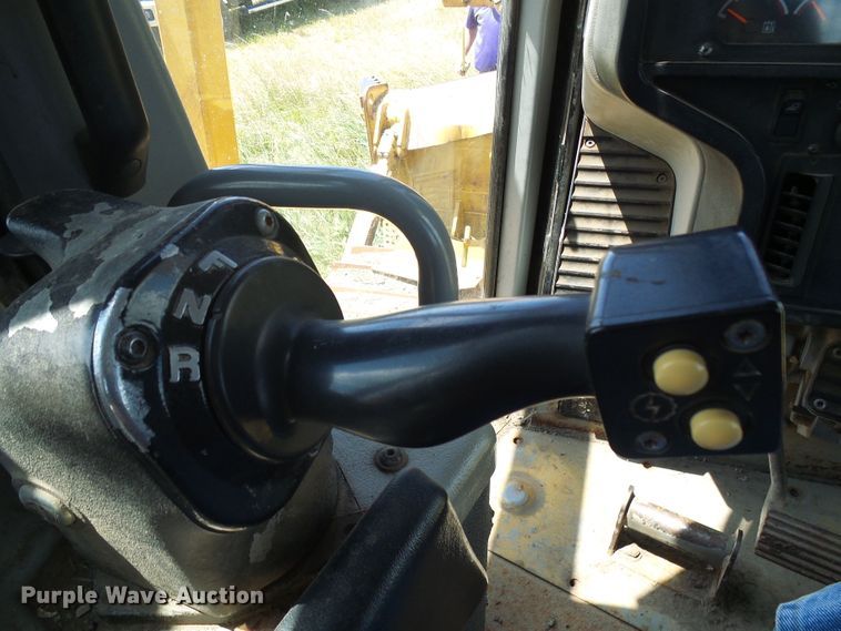 image for item DI0570 2004 Caterpillar D6R XW Series II dozer