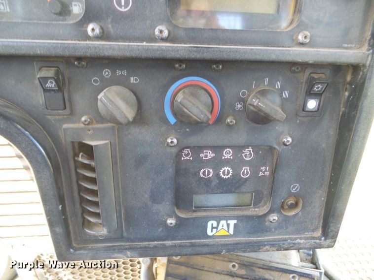 image for item DI0570 2004 Caterpillar D6R XW Series II dozer