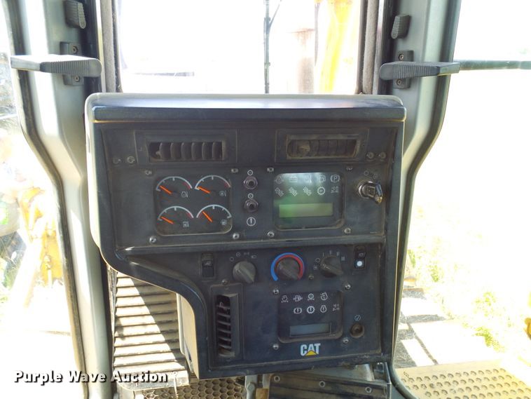 image for item DI0570 2004 Caterpillar D6R XW Series II dozer