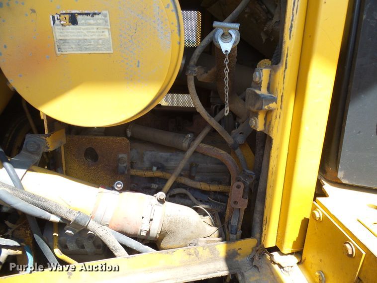 image for item DI0570 2004 Caterpillar D6R XW Series II dozer