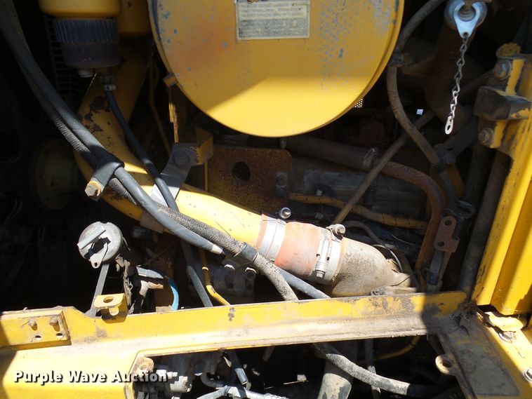 image for item DI0570 2004 Caterpillar D6R XW Series II dozer