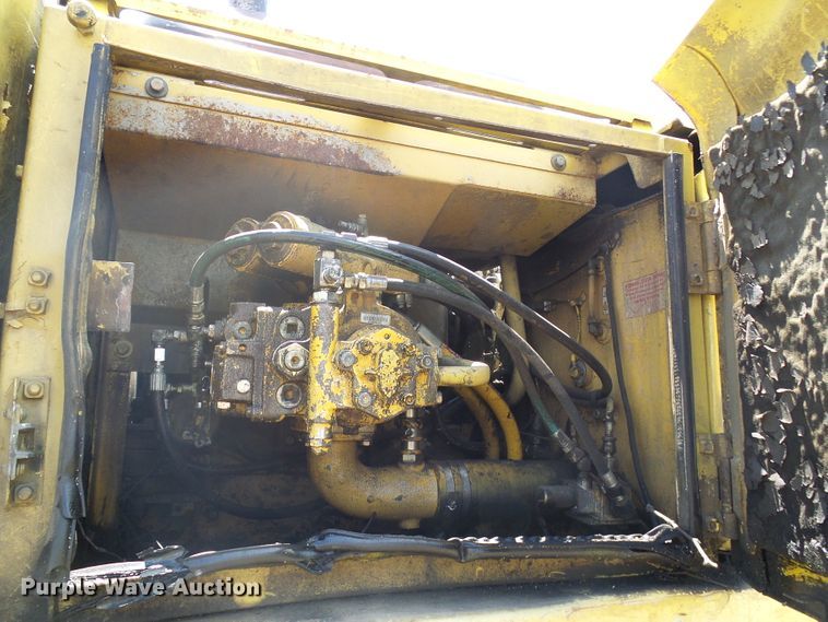 image for item DI0571 1996 Komatsu PC250LC excavator