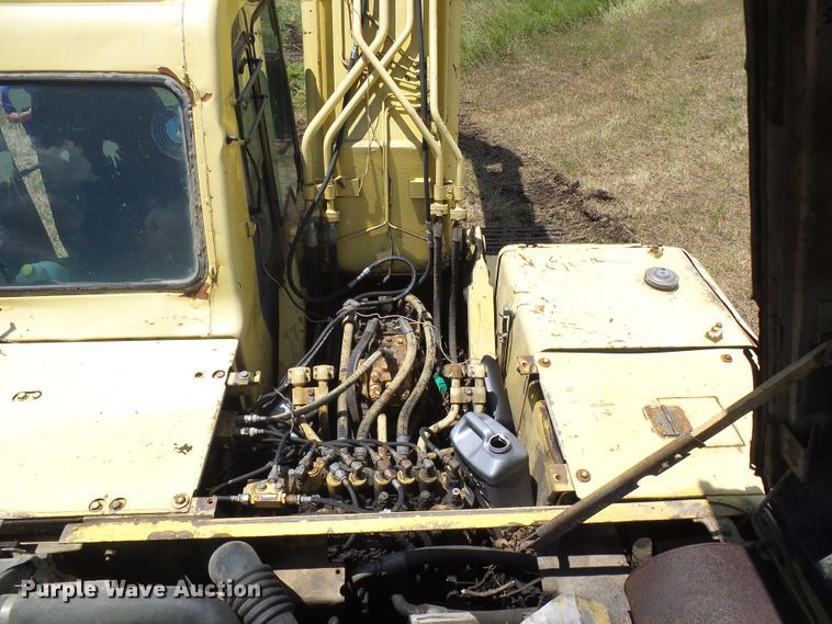 image for item DI0571 1996 Komatsu PC250LC excavator