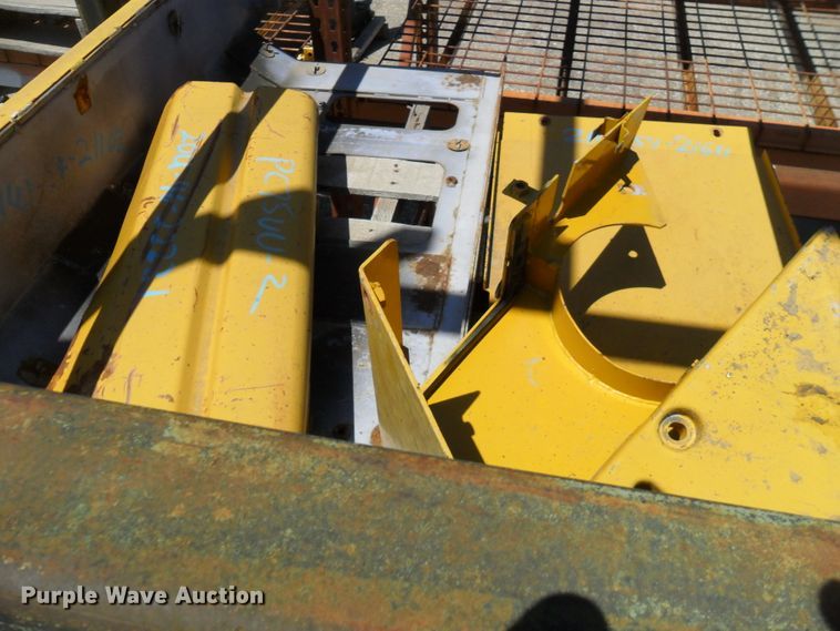 image for item DI9041 Komatsu PC75UU-2 counterweight