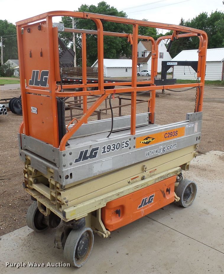 image for item DX9196 2005 JLG 1930ES scissor lift