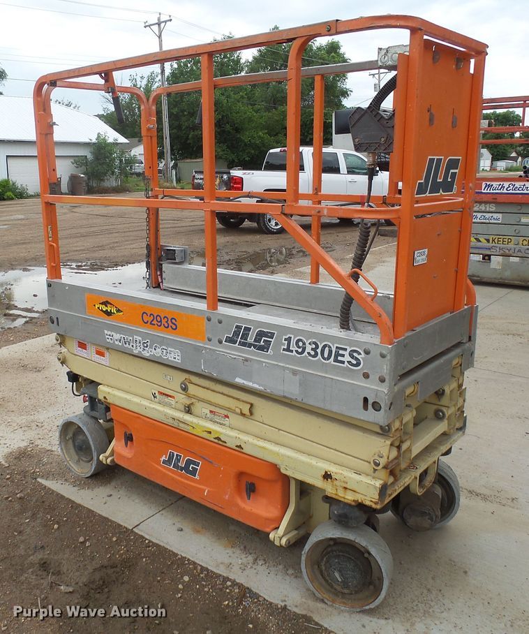 image for item DX9196 2005 JLG 1930ES scissor lift