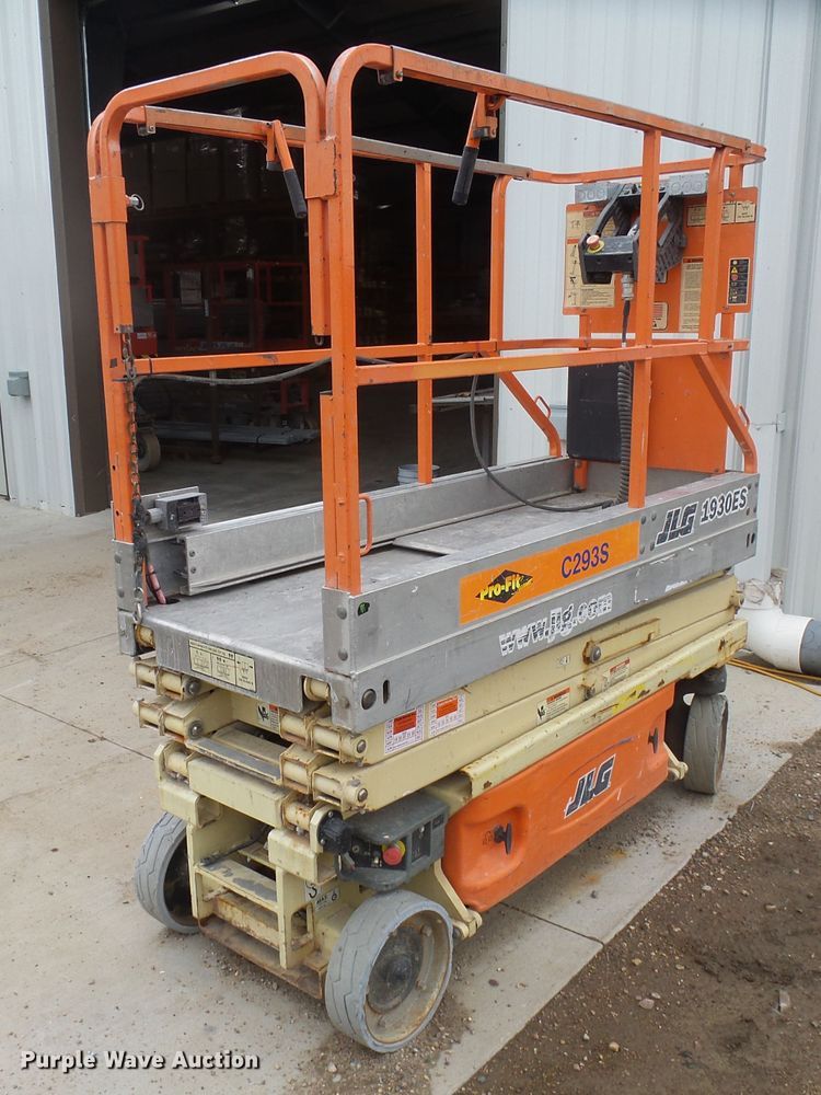 image for item DX9196 2005 JLG 1930ES scissor lift