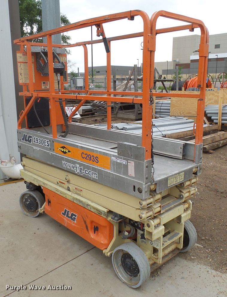 image for item DX9196 2005 JLG 1930ES scissor lift