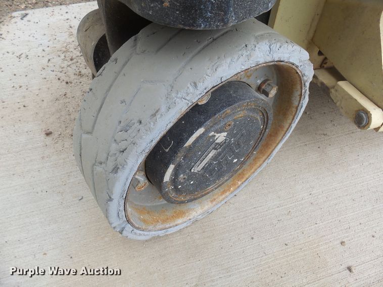 image for item DX9196 2005 JLG 1930ES scissor lift