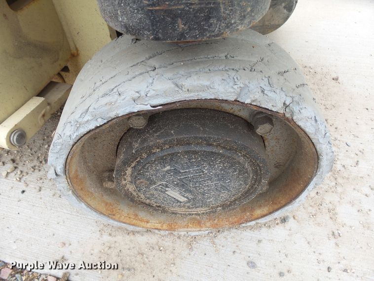 image for item DX9196 2005 JLG 1930ES scissor lift