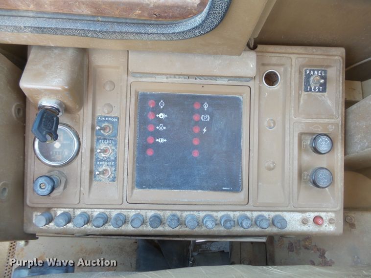 image for item DX9202 1991 Caterpillar 936E wheel loader