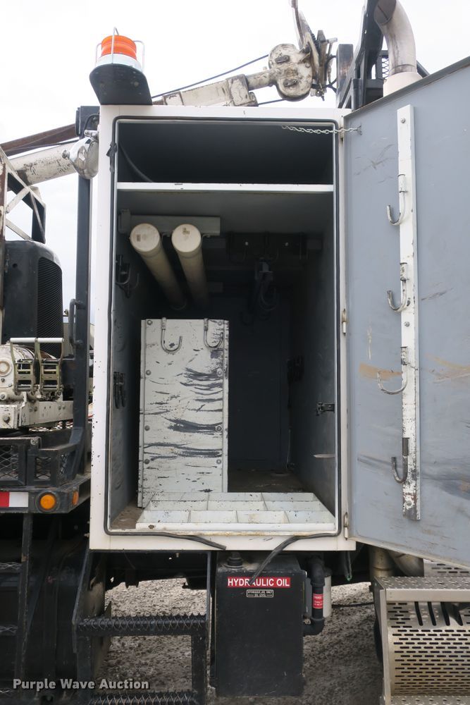 image for item EA9337 2009 Freightliner Business Class M2 pressure digger truck