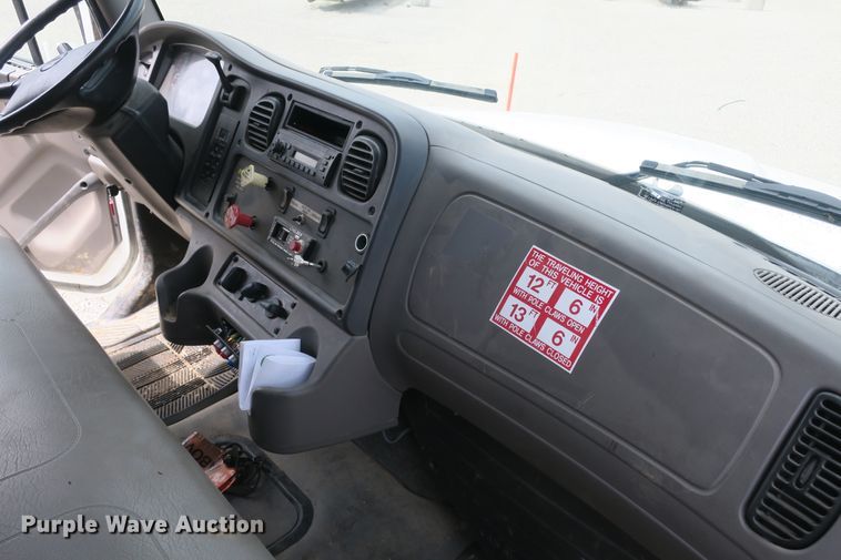 image for item EA9337 2009 Freightliner Business Class M2 pressure digger truck