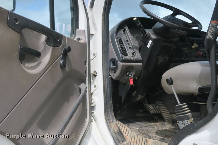 image for item EA9337 2009 Freightliner Business Class M2 pressure digger truck