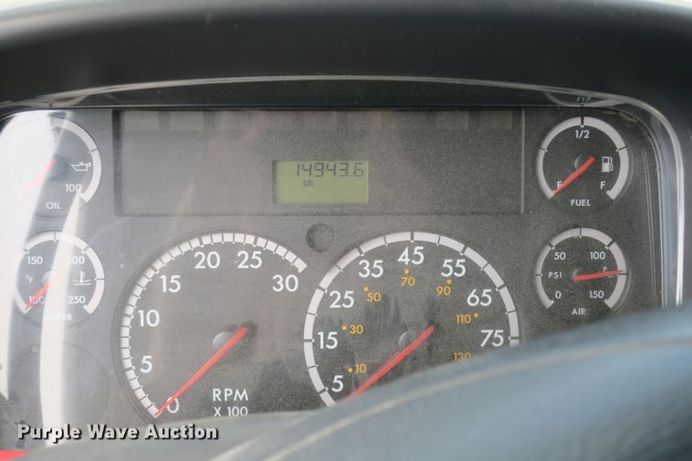 image for item EA9337 2009 Freightliner Business Class M2 pressure digger truck