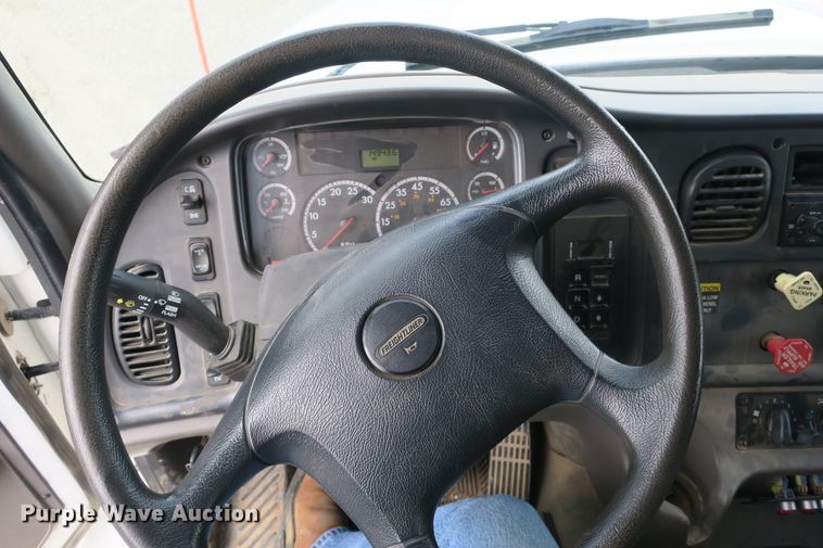 image for item EA9337 2009 Freightliner Business Class M2 pressure digger truck