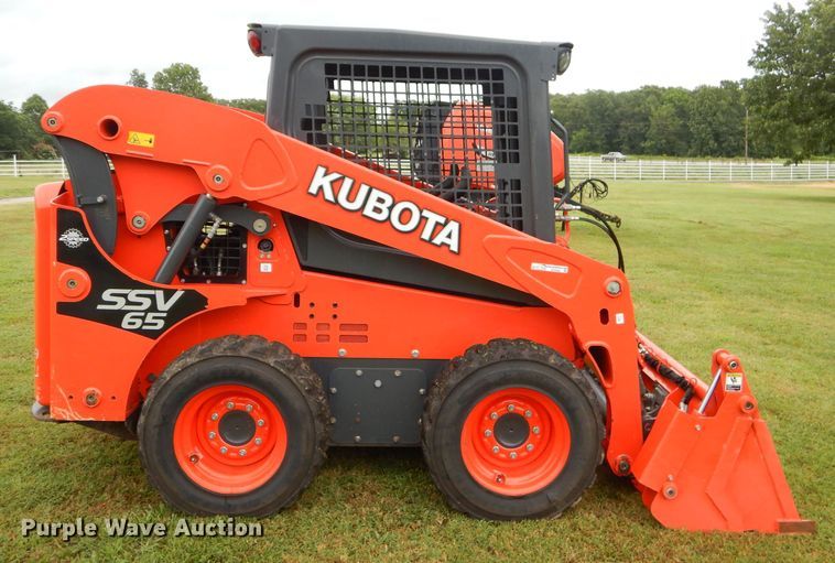 image for item ED9484 Kubota SSV65 skid steer
