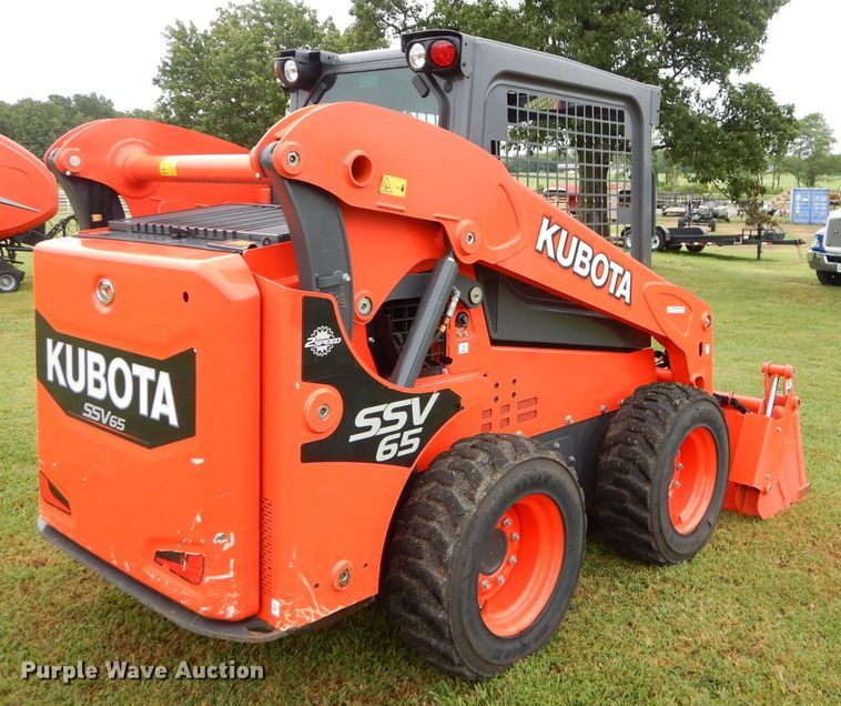 image for item ED9484 Kubota SSV65 skid steer